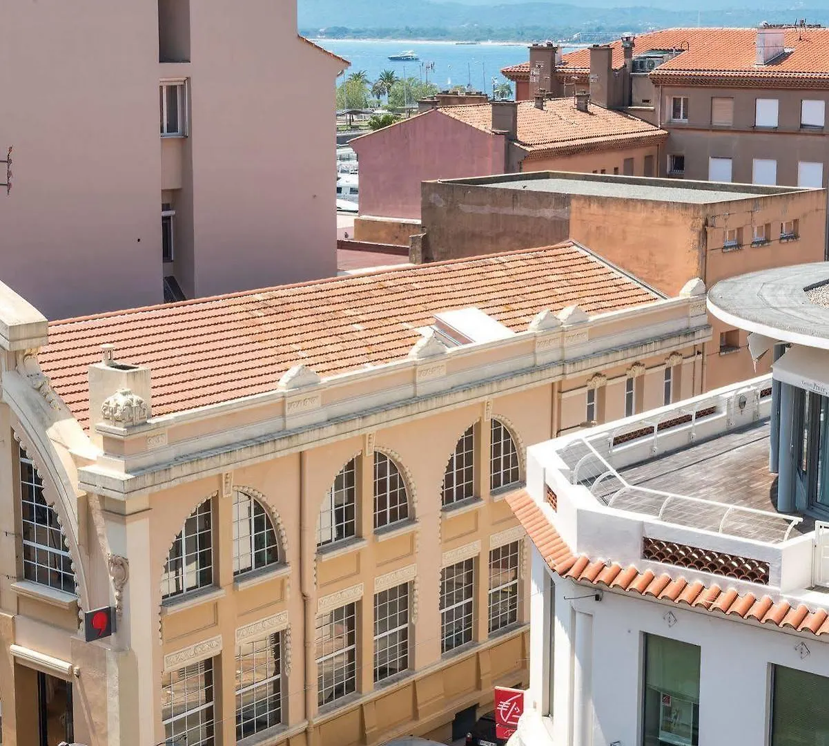 Hotel Le 21 Saint-Raphaël 2*,