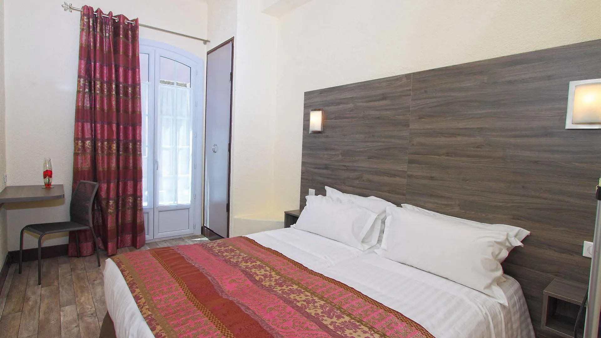 **  Hotel Le 21 Saint-Raphael  France